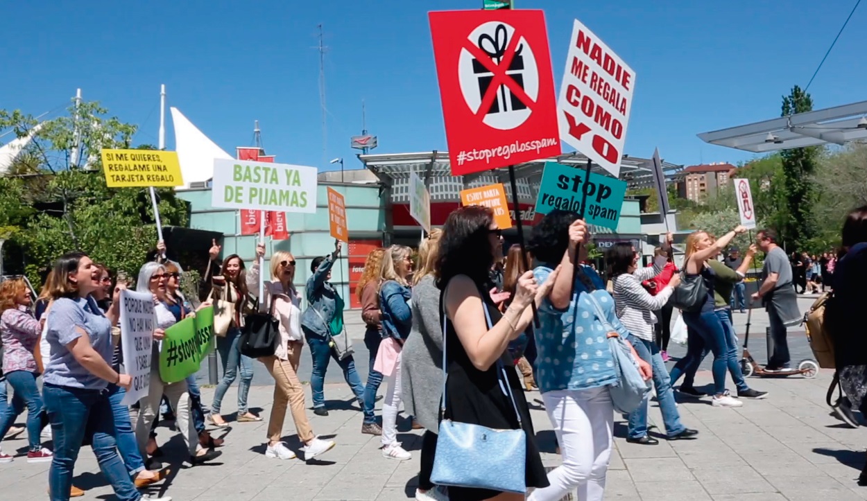 La Vaguada , lanza , campaña viral, #StopRegalosSpam, programapublicidad,