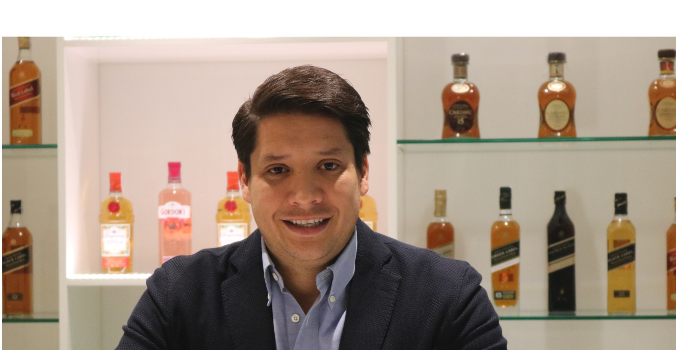 Gustavo Pérez, nuevo director de Off Trade en Diageo España Madrid, 2 de julio de 2019.- Diageo, la empresa líder de bebidas Premium, ha nombrado a Gustavo Pérez como nuevo director comercial de Off Trade para España, reforzando así un área de gran importancia estratégica. Gustavo es licenciado en Administración de Empresas y Master en Marketing por la Escuela Oficial de Industria (EOI), además en 2015 cursó un Programa de Desarrollo Directivo (PMD) en el IESE Business School. Se incorporó a Diageo compañía a comienzos de 2019, donde desempeñaba hasta ahora la función de Key Account Director internacional. En sus más de 12 años de experiencia profesional, ha desarrollado funciones de marketing y comerciales en multinacionales de gran reputación. El nuevo director comercial comenzó su carrera en CitiBank como Corporate Bank Analyst. En 2004 se unió a AB INBEV para llevar a cabo actividades de marketing y ventas. Después pasó a formar parte del Grupo Latam durante dos años para posteriormente incorporarse a The Kraft Heinz Company, compañía en la que estuvo compaginando varios roles como Regional Sales Manager o Head of National Accounts. En palabras de Sara de Pablos, Directora General de Diageo para España y Portugal, “estamos encantados de contar con Gustavo para liderar el área de Off Trade en España. Estoy segura de que contribuirá de manera significativa a la consecución de los objetivos de Diageo en España”.