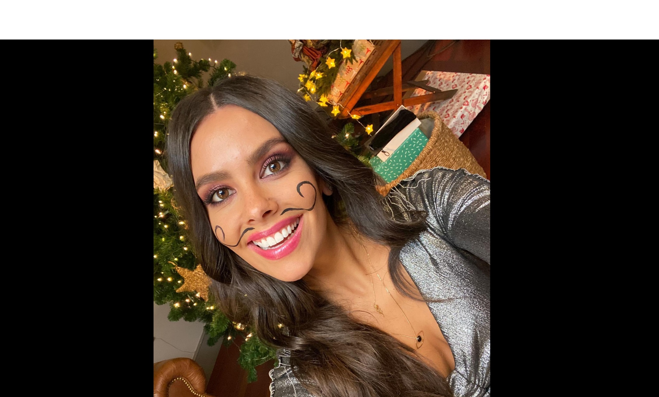 Cristina Pedroche ,se pone , bigote ,Navidad, programapublicidad