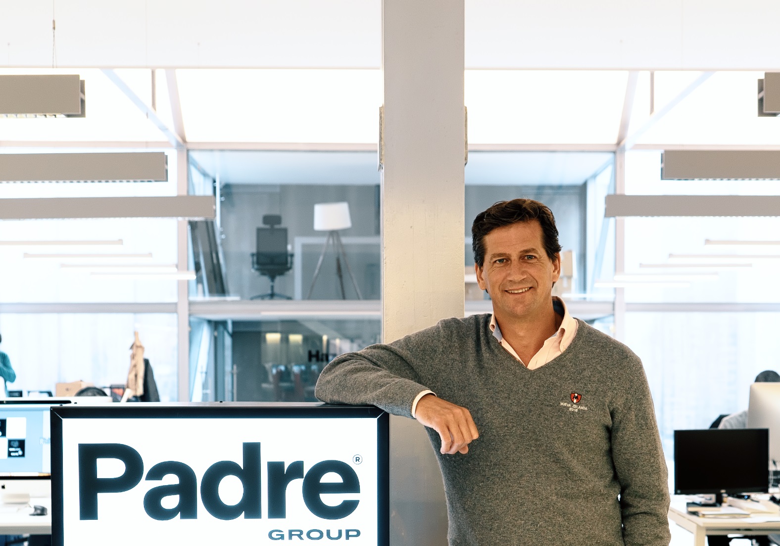 PADRE GROUP , FICHA , AXEL GINHSON, programapublicidad