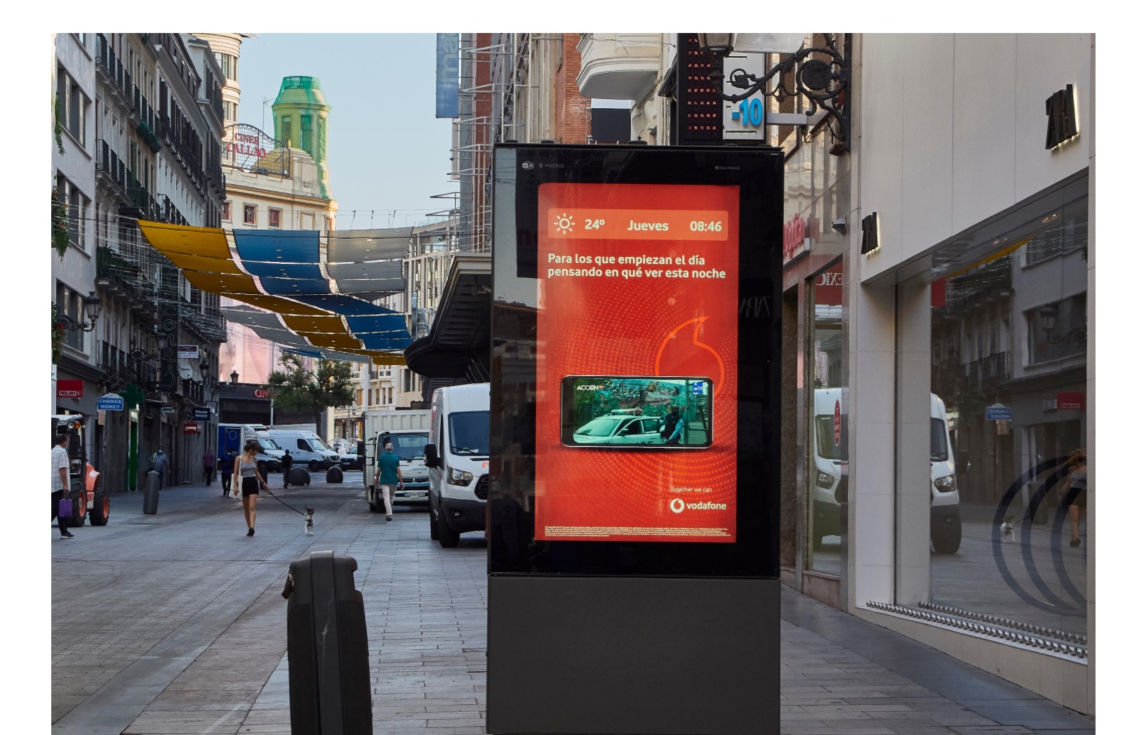 Vodafone , estrena , campaña ,creatividades dinámicas , DOOH , Ymedia Wink, programapublicidad